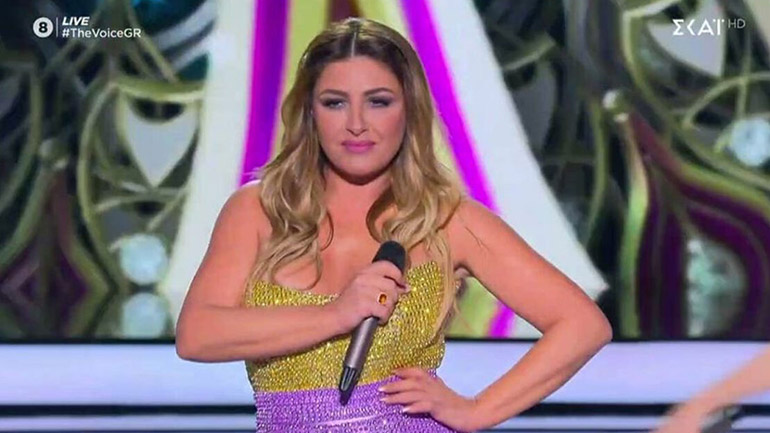 Η εντυπωσιακή εμφάνιση της Έλενας Παπαρίζου στη σκηνή του The Voice